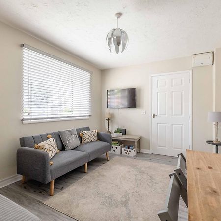 斯劳Windsor Burnham Ascot Haven Sleeps 4别墅 外观 照片