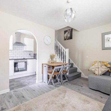斯劳Windsor Burnham Ascot Haven Sleeps 4别墅 外观 照片