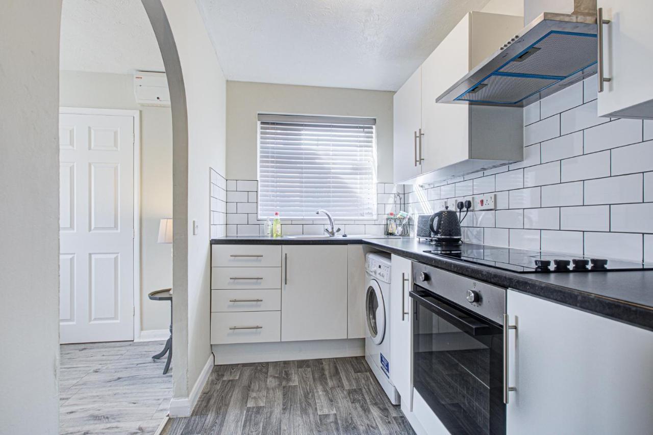 斯劳Windsor Burnham Ascot Haven Sleeps 4别墅 外观 照片