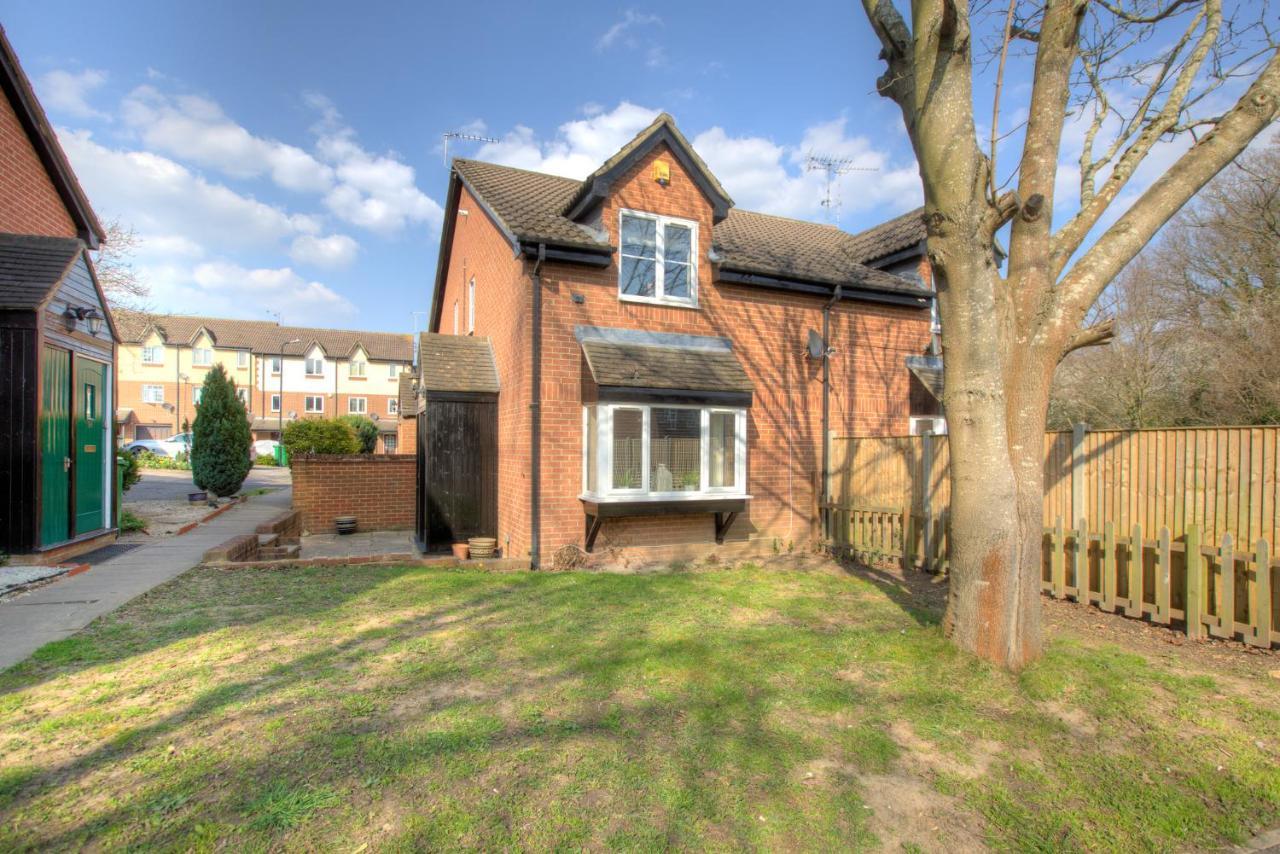 斯劳Windsor Burnham Ascot Haven Sleeps 4别墅 外观 照片