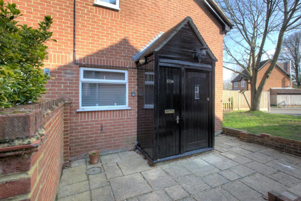 斯劳Windsor Burnham Ascot Haven Sleeps 4别墅 外观 照片