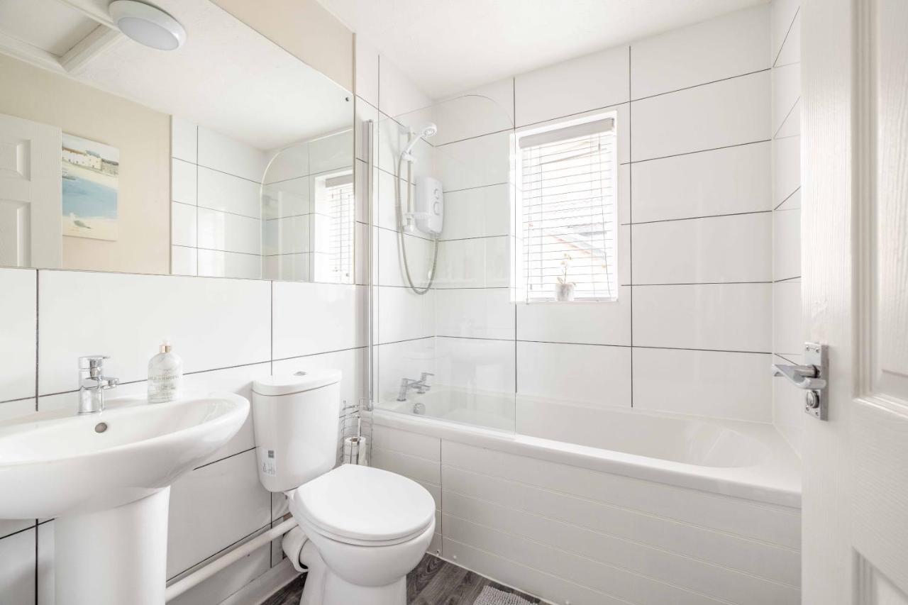 斯劳Windsor Burnham Ascot Haven Sleeps 4别墅 外观 照片