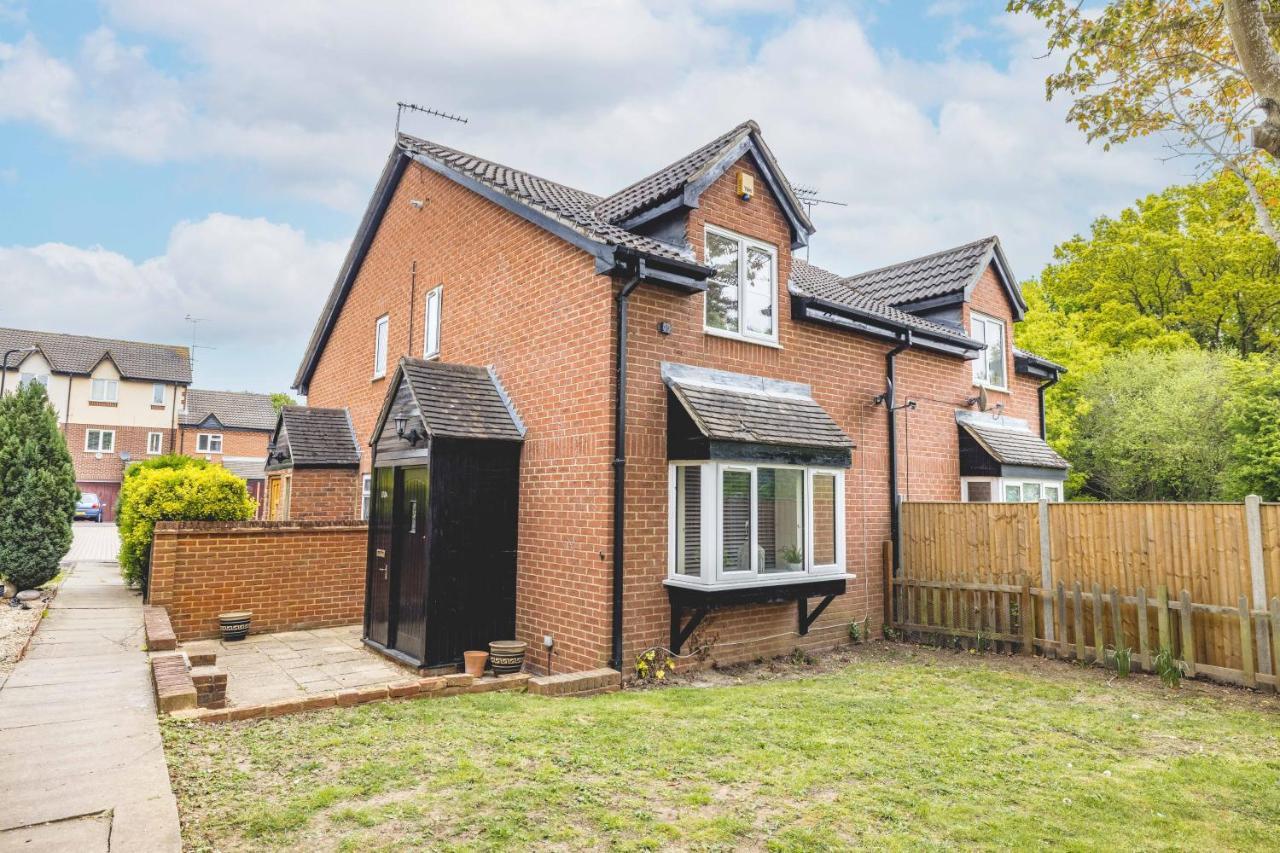 斯劳Windsor Burnham Ascot Haven Sleeps 4别墅 外观 照片